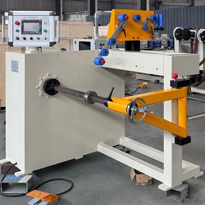 Macchina automatica per avvolgimento bobine ZPX600 con larghezza massima di avvolgimento di 600 mm, guida filo servo-controllata e velocità 0-200 giri/min