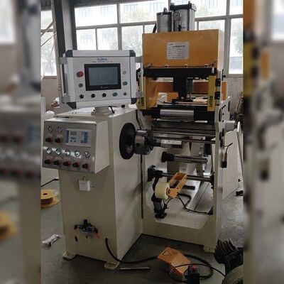 Macchina di avvolgimento automatico di fogli di 200 mm con saldatura a pressione fredda per la produzione di bobine di trasformatori