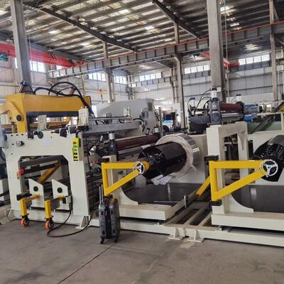 1400 mm di larghezza del foglio trasformatore laminatrice di foglio con 22 kW di potenza di avvolgimento e saldatura a freddo