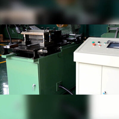 Macchina automatica per il taglio di nuclei con velocità di taglio di 120 m/min per strisce di acciaio al silicio da 0,23 ~ 0,5 mm e controllo PLC